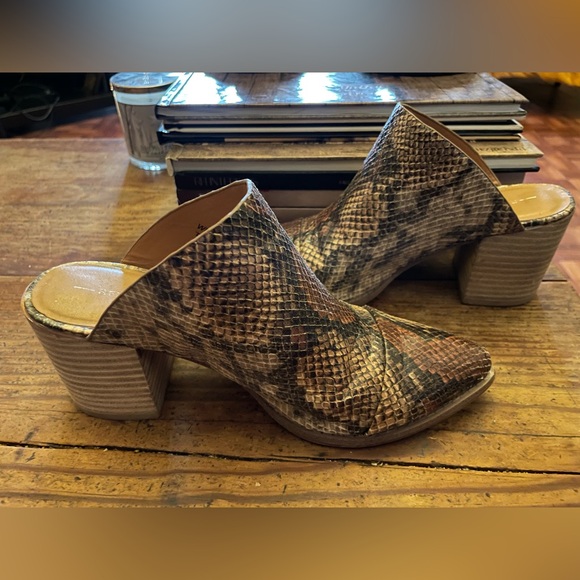 Snakeskin shoes - Picture 2 of 6
